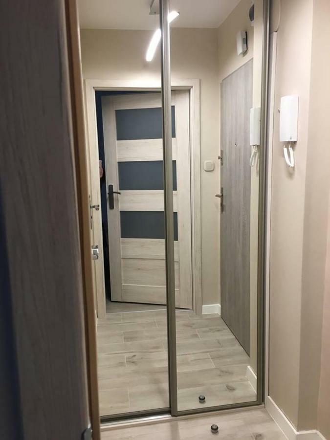 Kawalerka - Jelenia Gora, Dziel. Zabobrze Apartment Екстериор снимка