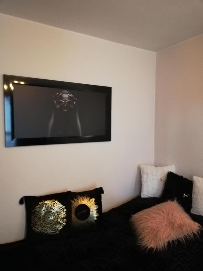 Kawalerka - Jelenia Gora, Dziel. Zabobrze Apartment Екстериор снимка
